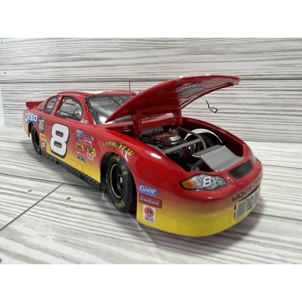 Action Racing 1:24 -Dale Earnhardt Jr #8 Oreo Ritz NASCAR 2002 Monte Carlo RED